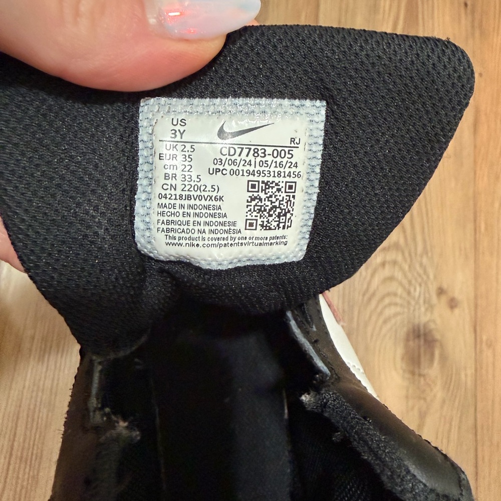 NIKE - LITTLE KIDS NIKE COURT BOROUGHS MID 2 - SIZE 3Y - Picture 10 of 11